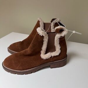 Steve Madden Water Resistant Suede Ankle Boots with Faux Fur Trim Size 6.5